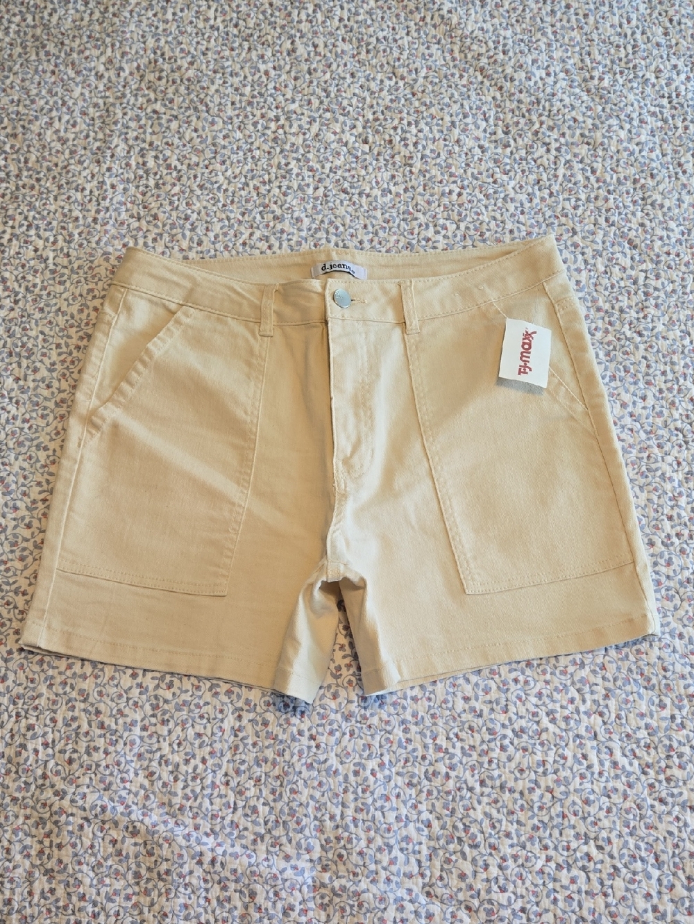 d. jeans High Waist Shorts in Beige